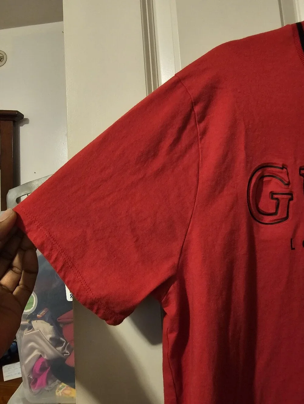 Guess Red Short-Sleeve Logo Tee with Black Trim XL - Picture 4 of 8